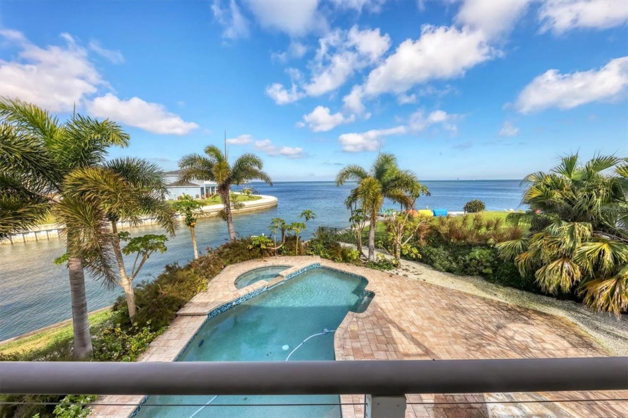 3601 Coquina Key Drive Se, Saint Petersburg, FL 33705 Photo