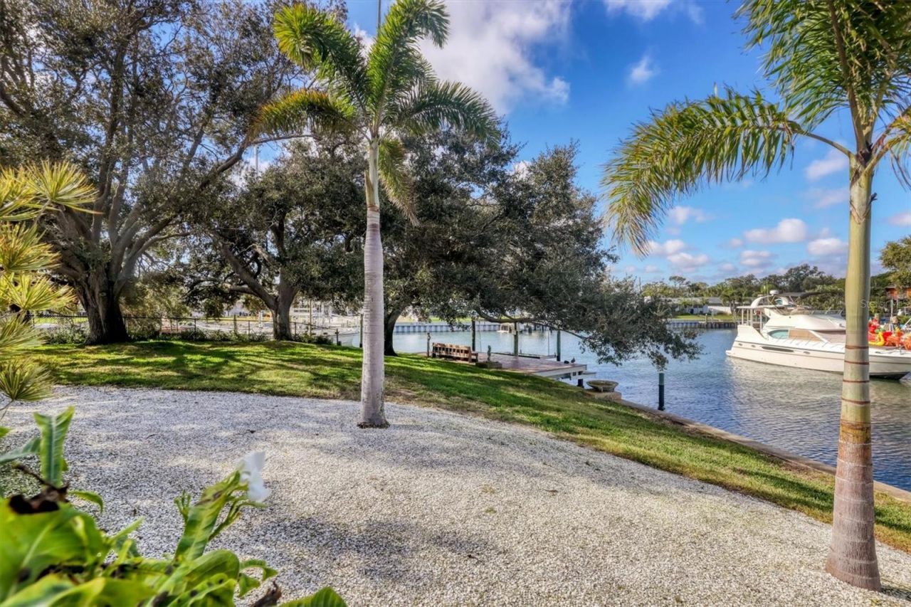 3601 Coquina Key Drive Se, Saint Petersburg, FL 33705 Photo