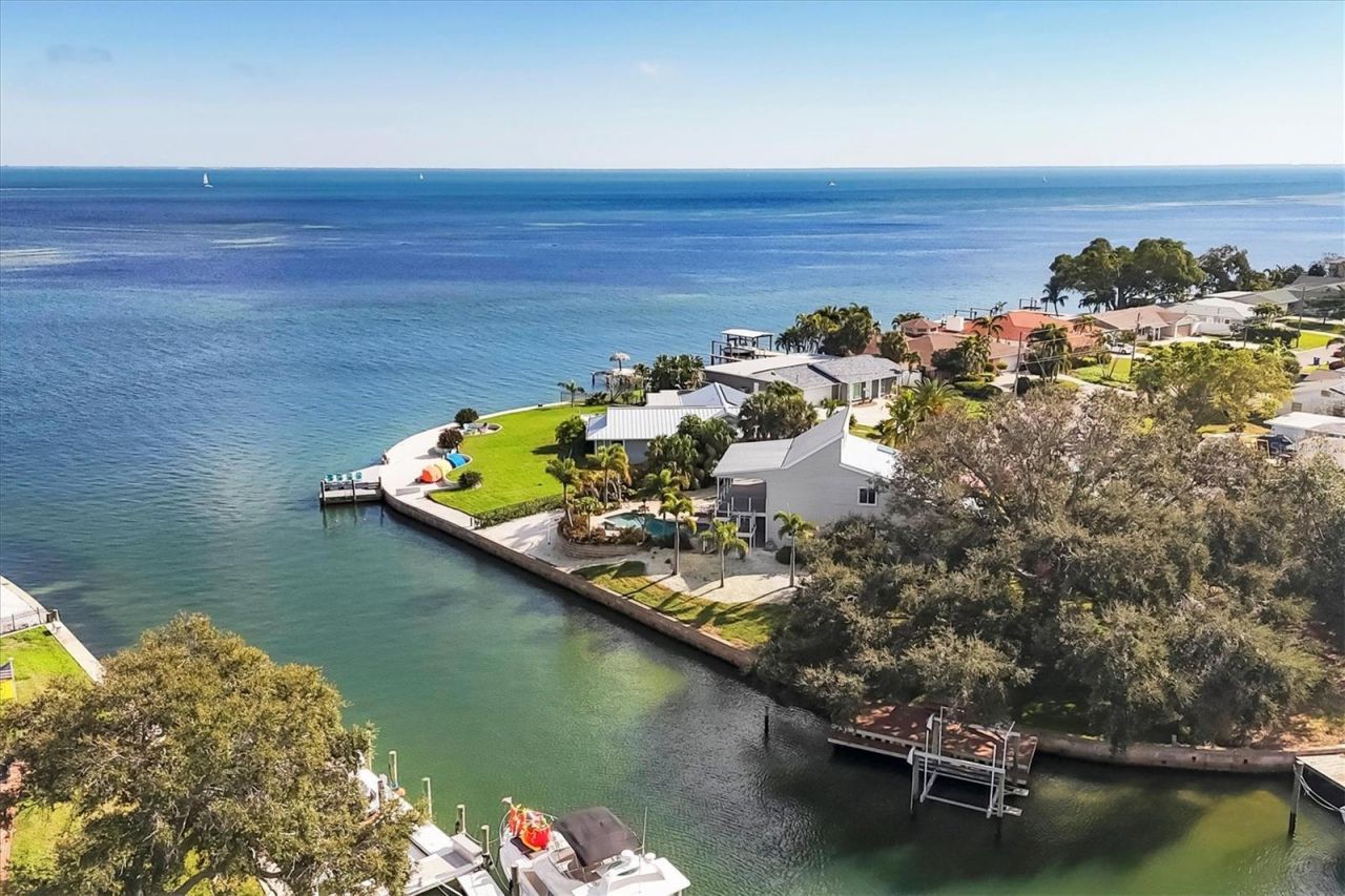 3601 Coquina Key Drive Se, Saint Petersburg, FL 33705 Photo