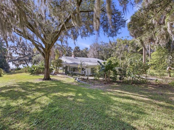 280 PALM COURT, UMATILLA, FL 32784