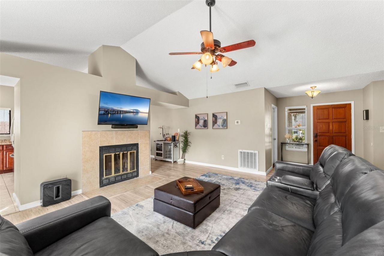 1026 Weaver Drive, Oviedo, FL 32765 Photo