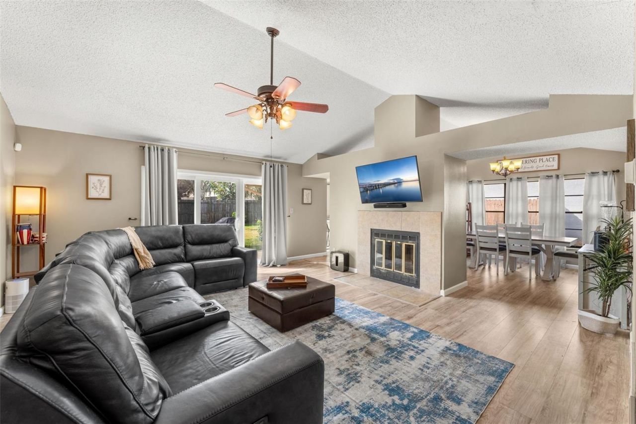 1026 Weaver Drive, Oviedo, FL 32765 Photo