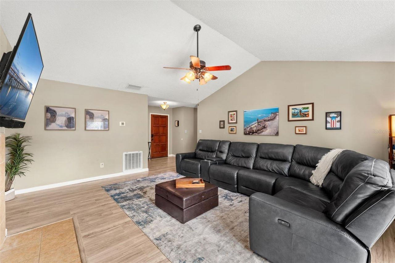 1026 Weaver Drive, Oviedo, FL 32765 Photo