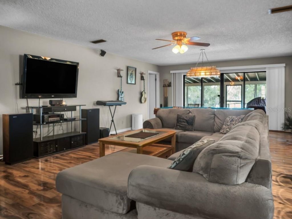 135 Ashley Lake Drive, Melrose, FL 32666 Photo