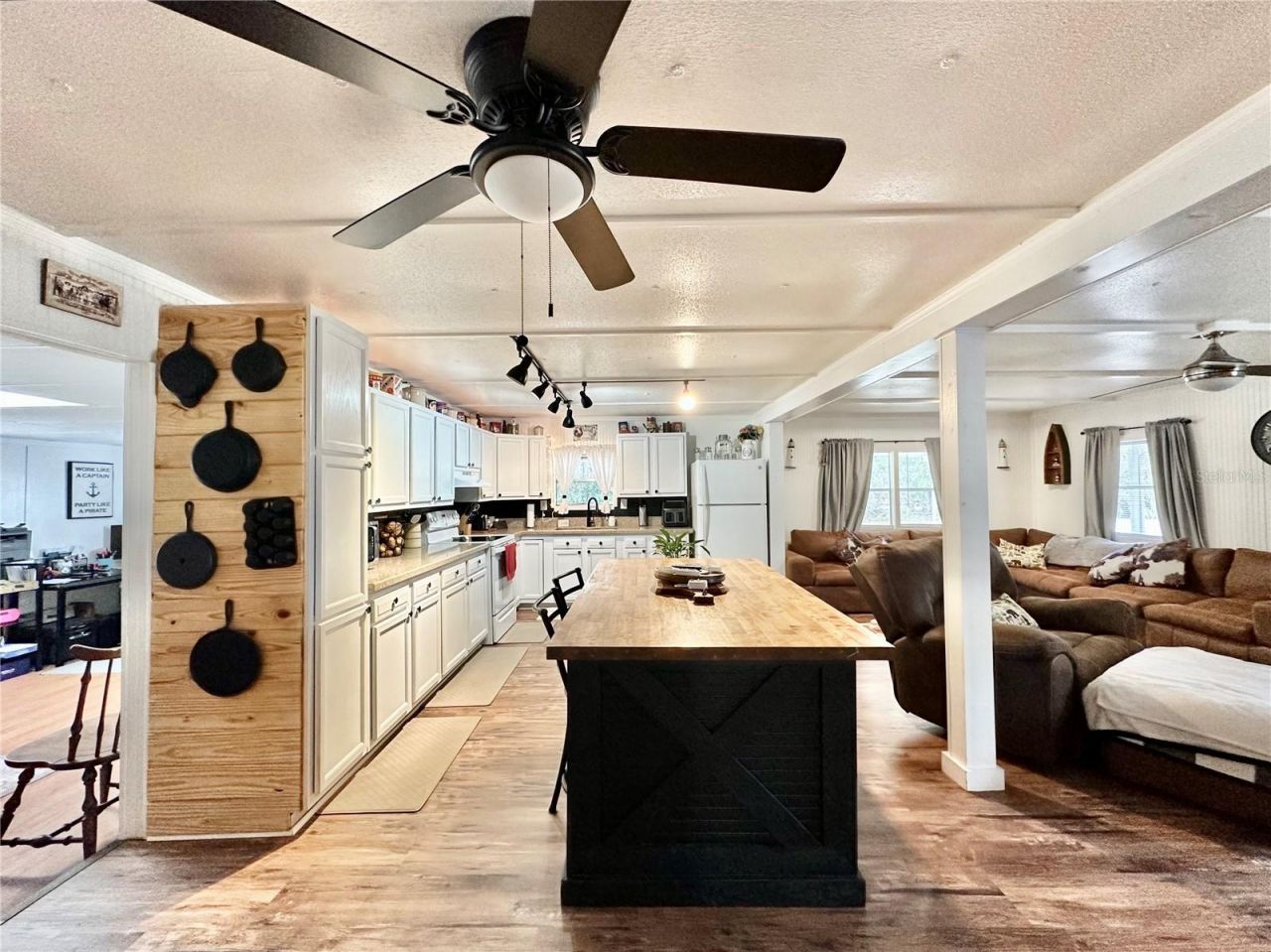 9430 Carolina Way, Fanning Springs, FL 32693 Photo