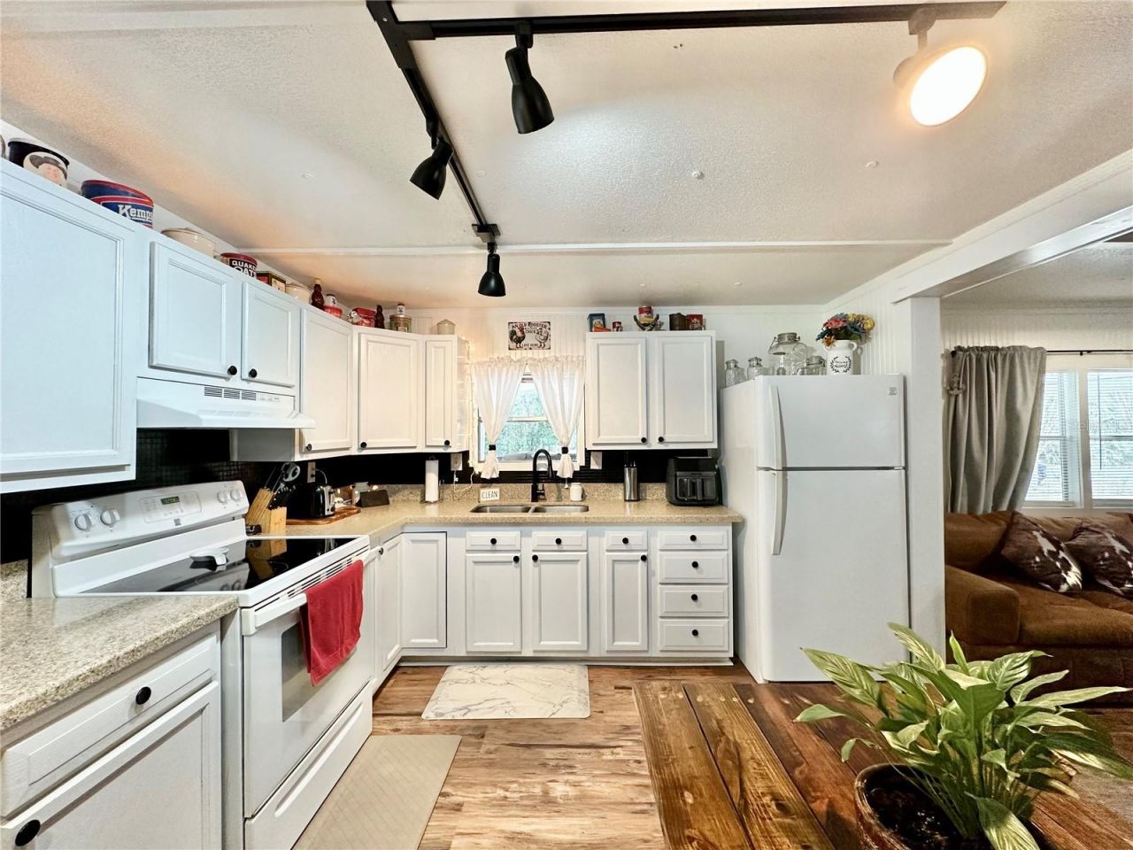 9430 Carolina Way, Fanning Springs, FL 32693 Photo