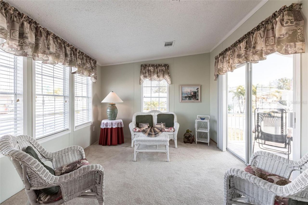 27 N Manatee Loop, Punta Gorda, FL 33950 Photo