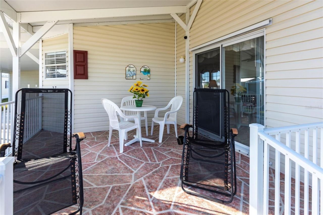 27 N Manatee Loop, Punta Gorda, FL 33950 Photo