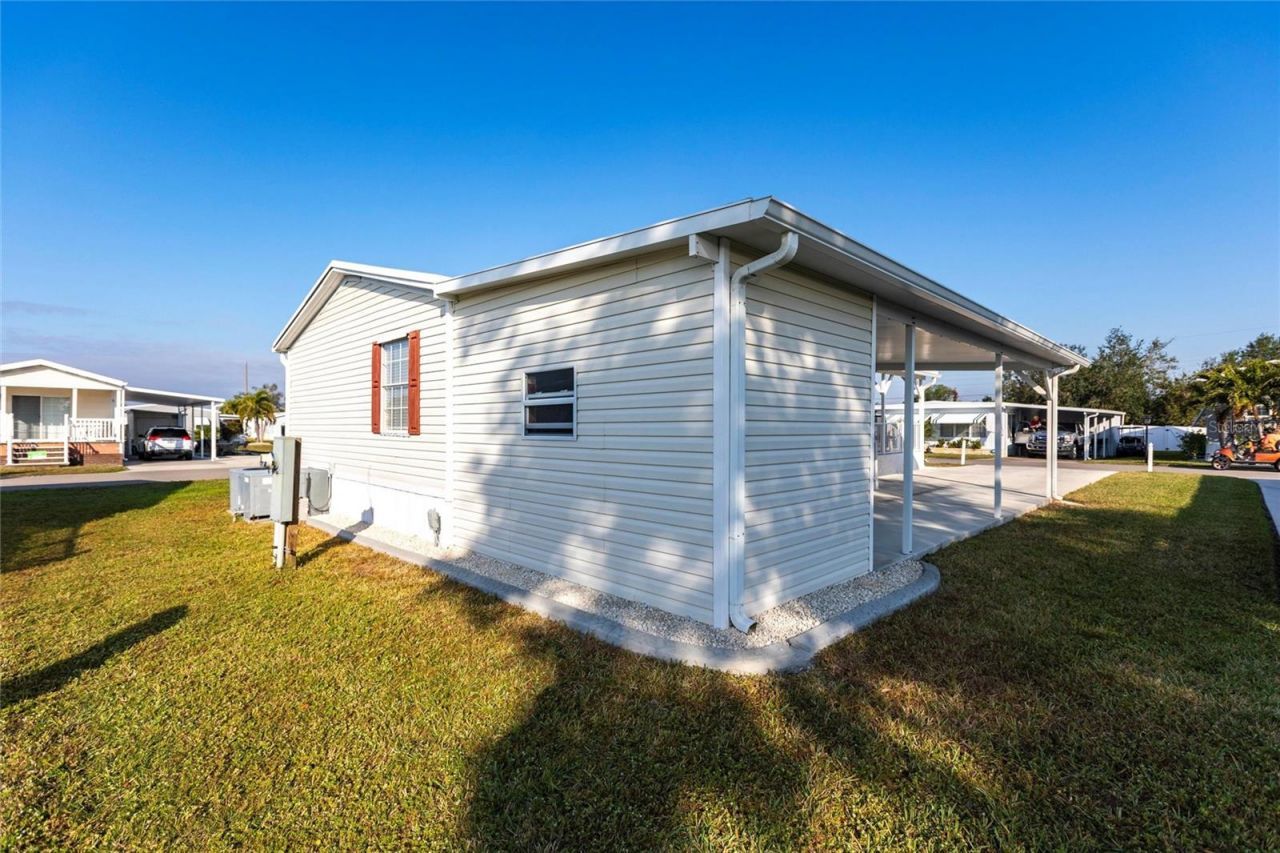 27 N Manatee Loop, Punta Gorda, FL 33950 Photo