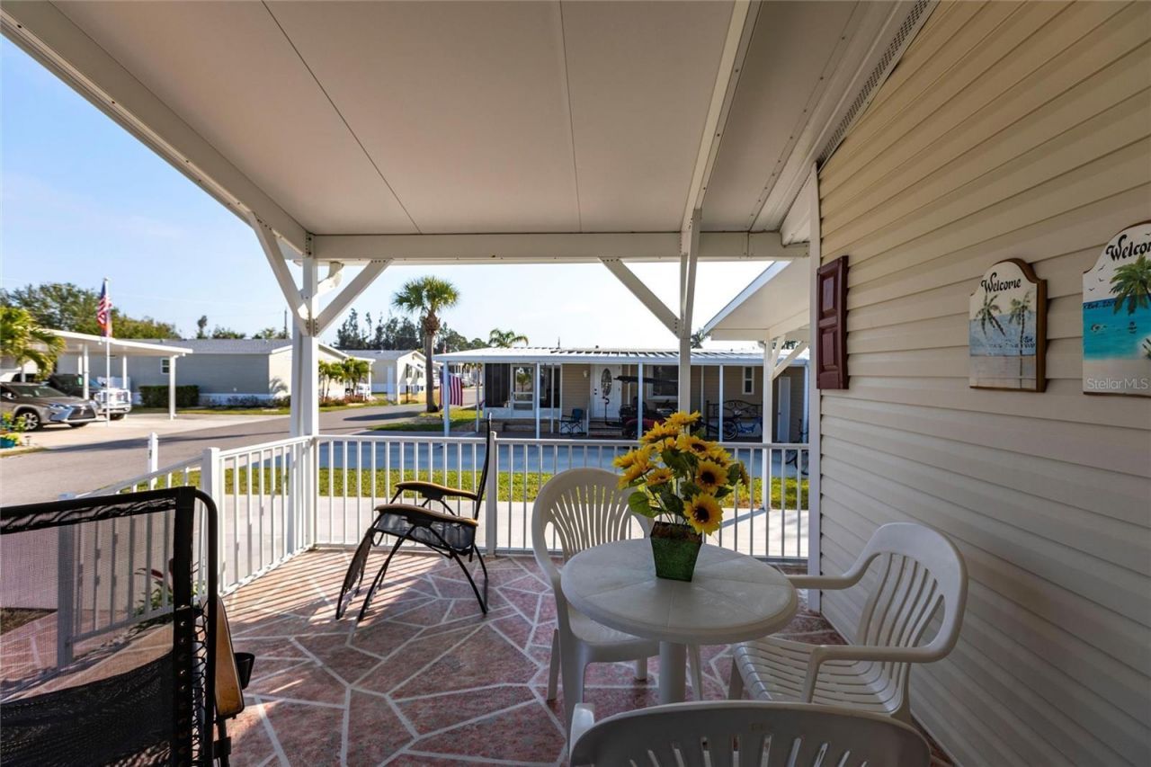 27 N Manatee Loop, Punta Gorda, FL 33950 Photo