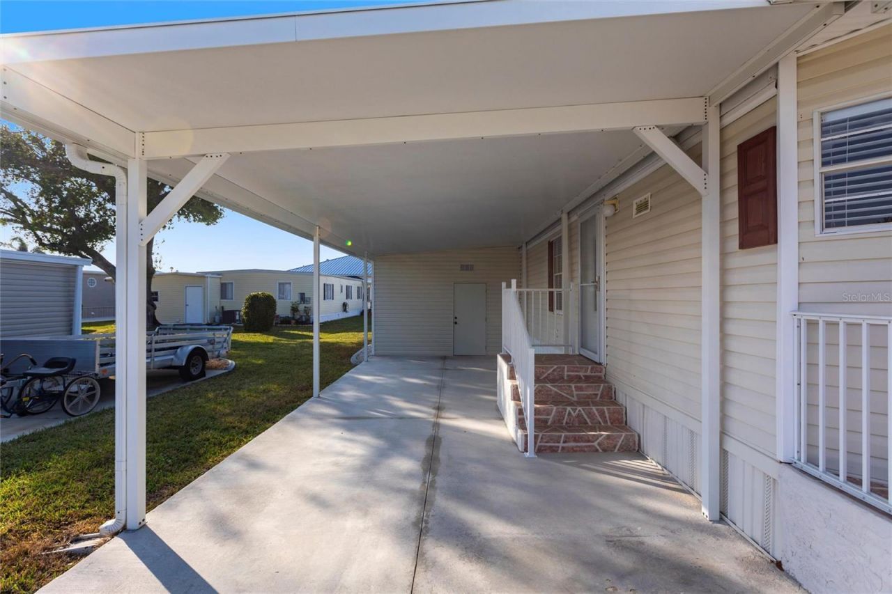 27 N Manatee Loop, Punta Gorda, FL 33950 Photo