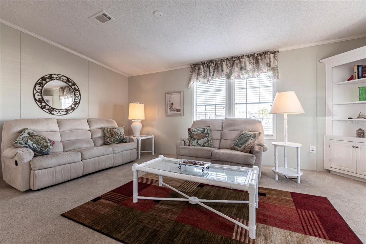 27 N Manatee Loop, Punta Gorda, FL 33950 Photo