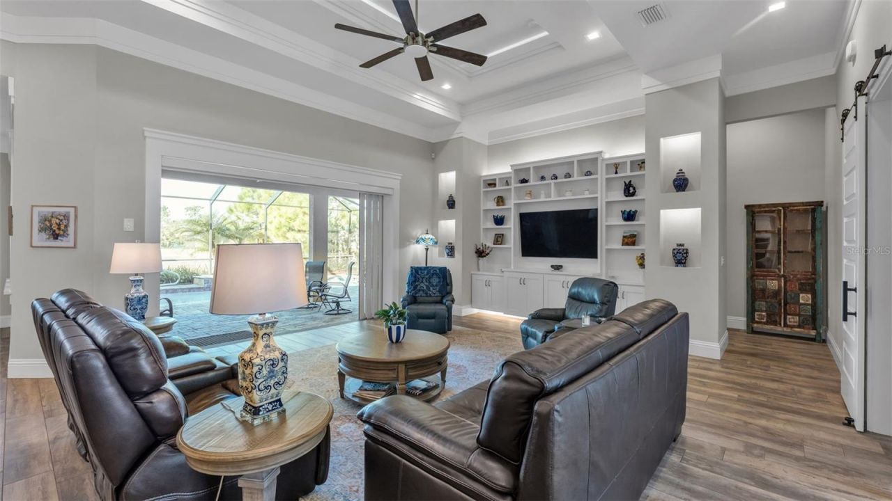 6527 Emerald Woods Lane, Lakeland, FL 33813 Photo