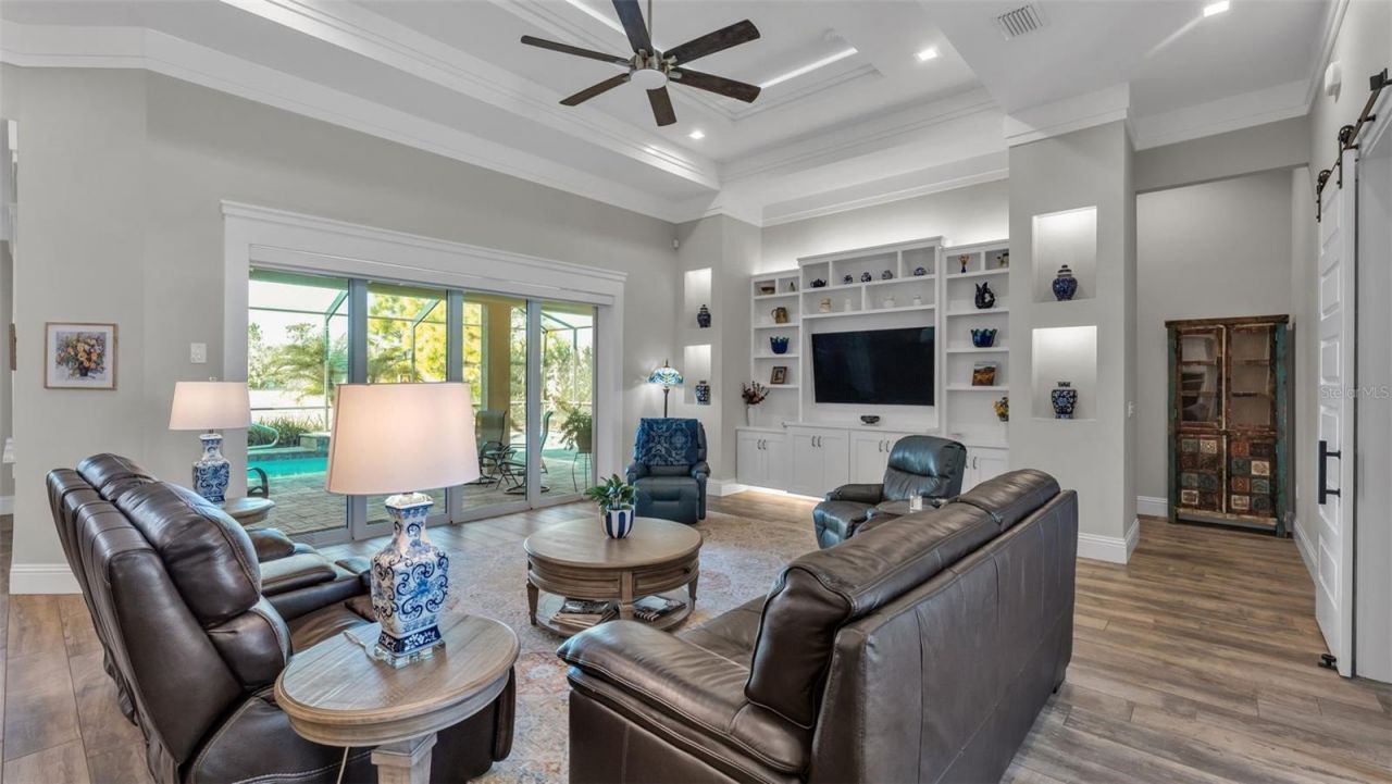 6527 Emerald Woods Lane, Lakeland, FL 33813 Photo