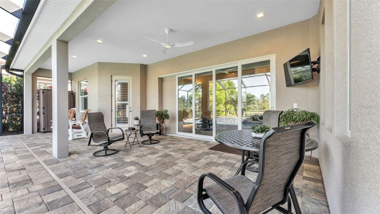 6527 Emerald Woods Lane, Lakeland, FL 33813 Photo