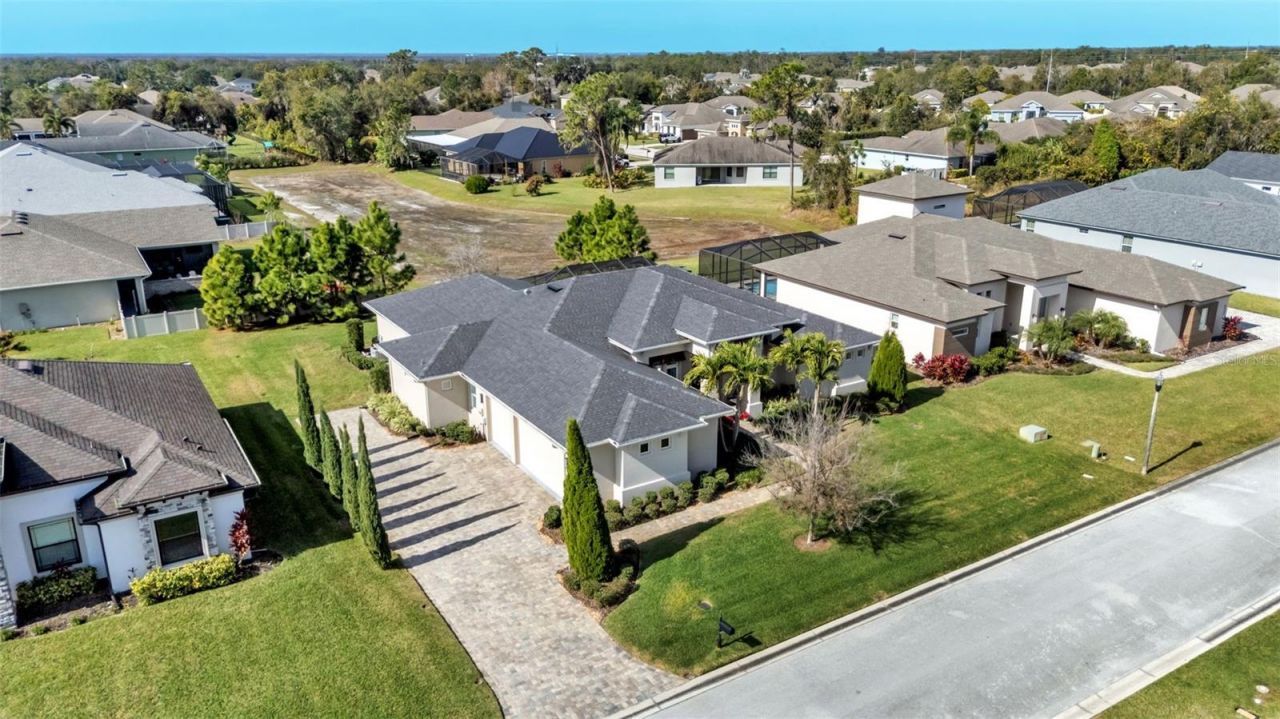 6527 Emerald Woods Lane, Lakeland, FL 33813 Photo