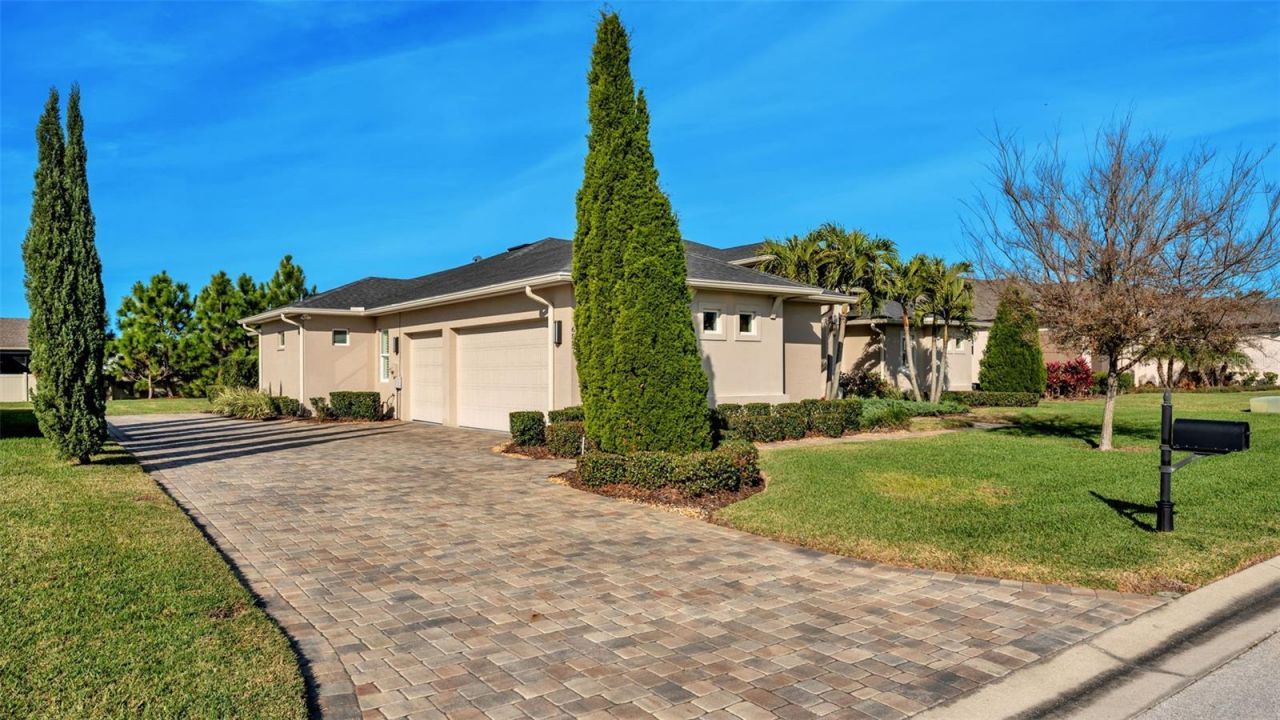 6527 Emerald Woods Lane, Lakeland, FL 33813 Photo