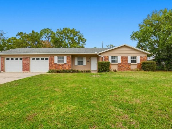 2523 LAKE ELLEN LANE, TAMPA, FL 33618