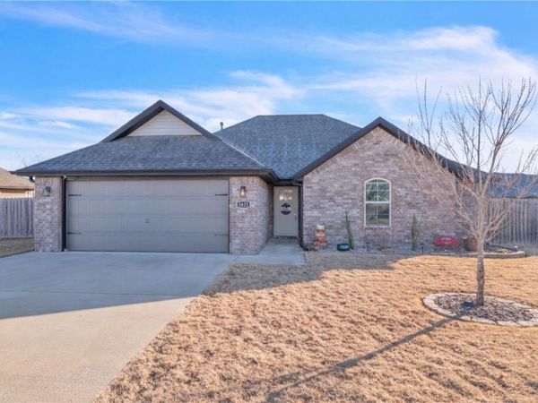 1621 Whirlaway Lane, Prairie Grove, AR 72753