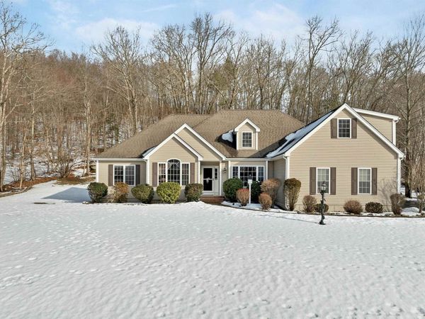 31 Longmeadow Drive, Brentwood, NH 03833