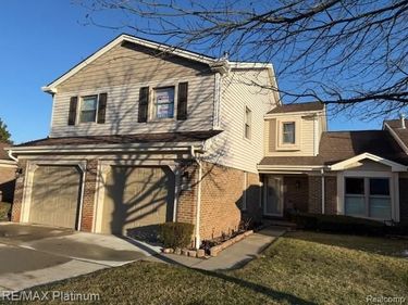 674 Summit Ridge Drive, Milford Vlg, MI 48381