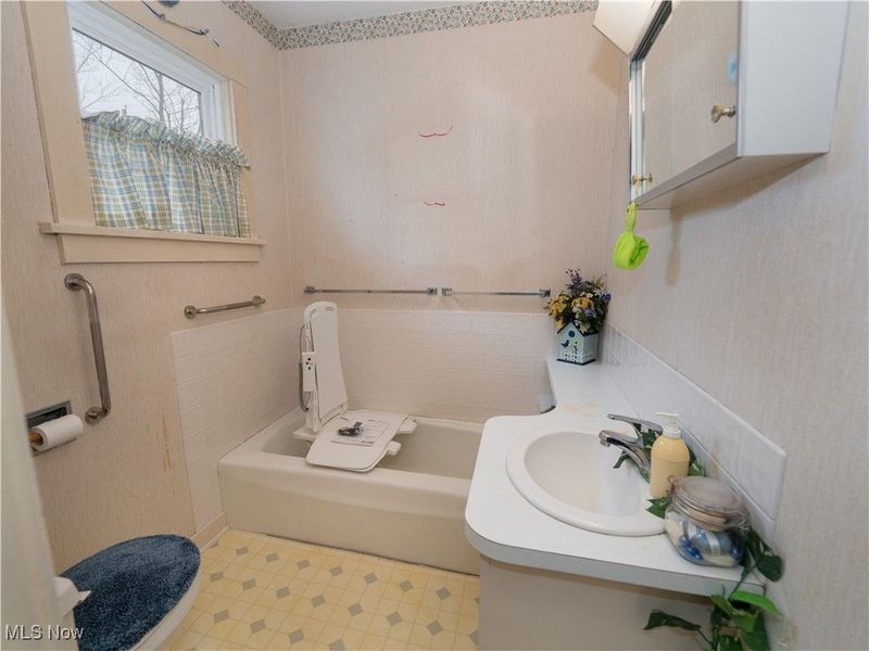 219 W Central Avenue, Ravenna, OH 44266 Photo 13