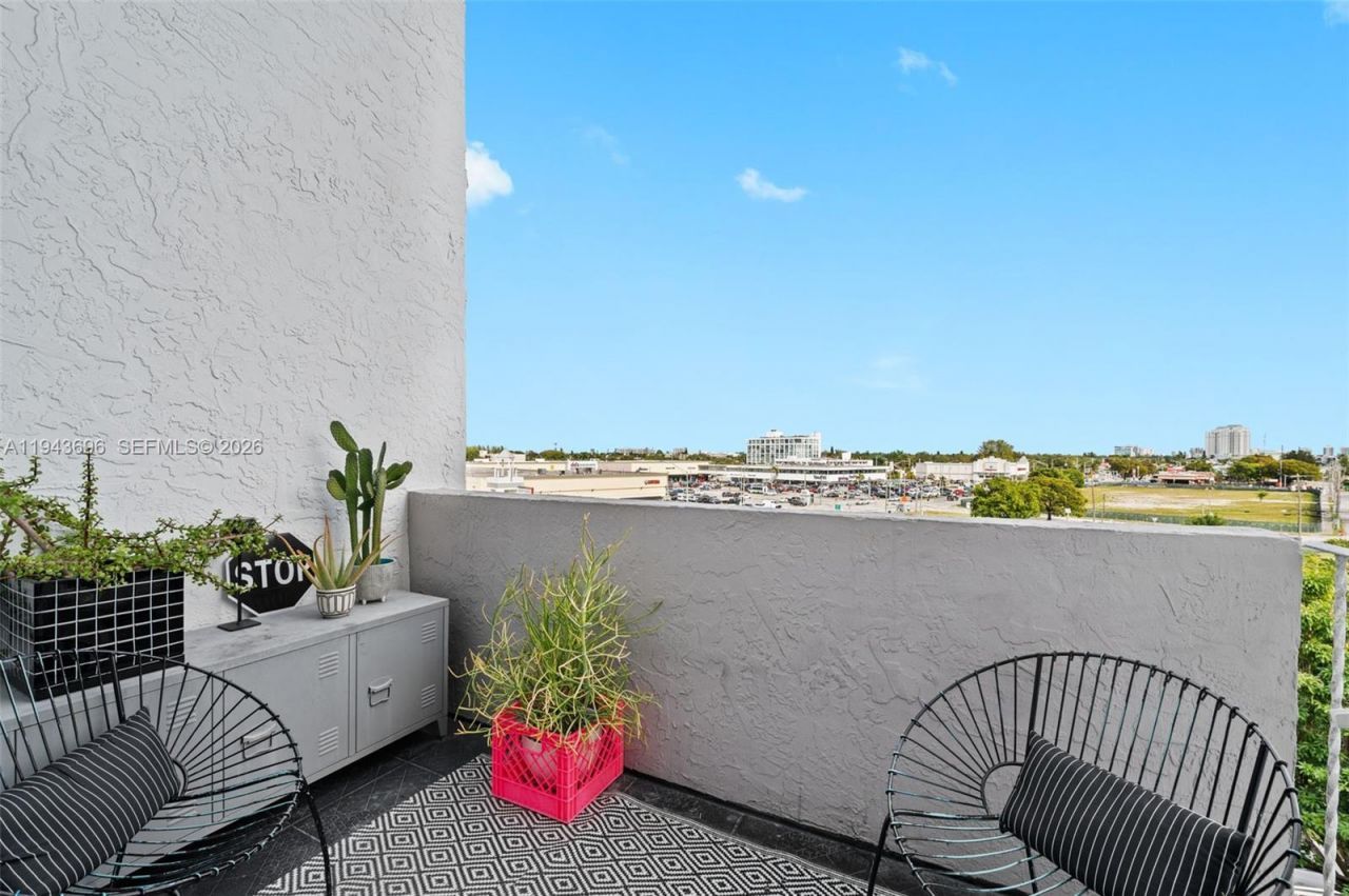 7801 NE 4th Ct, Unit 511, Miami, FL 33138 Photo