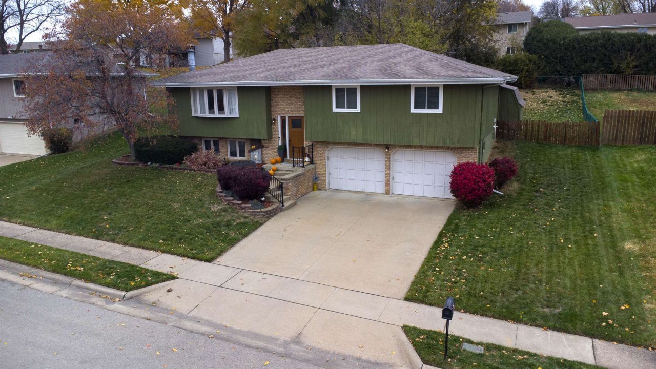 1970 Admiral Street, Dubuque, IA 52002 Main Photo