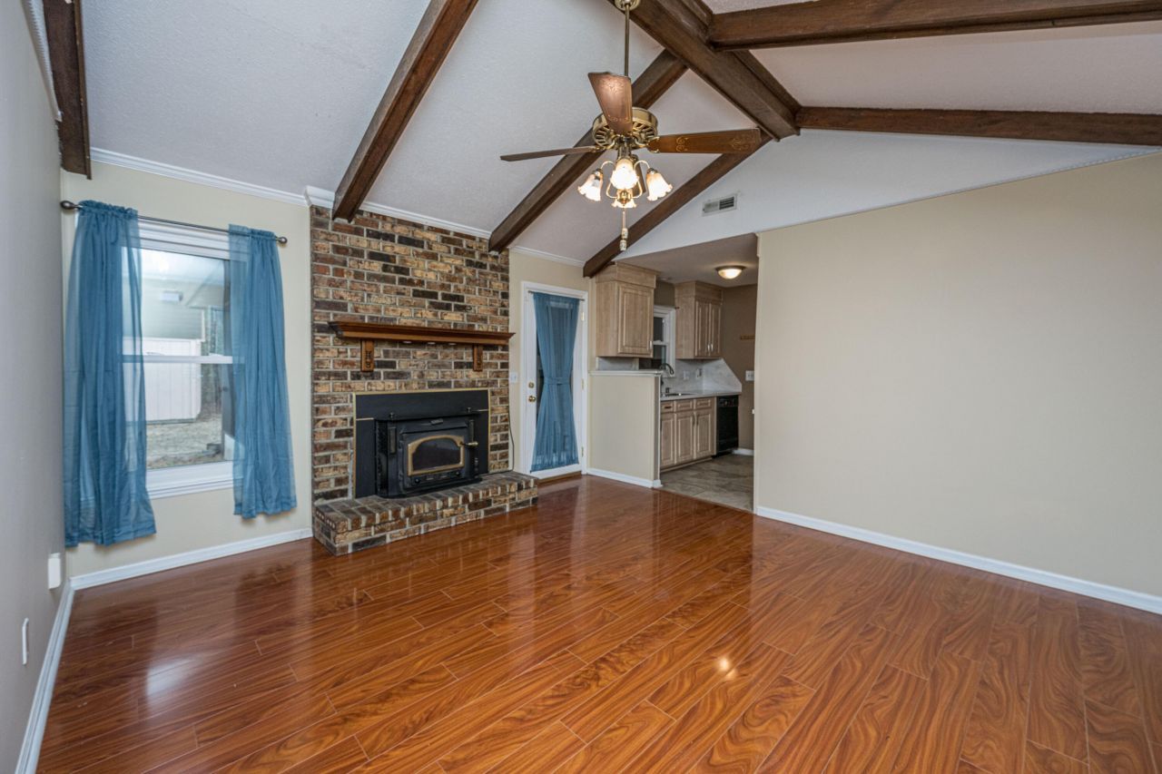 207 Foxborough Rd Road Photo 10