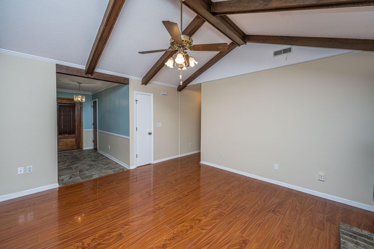 207 Foxborough Rd Road Photo 11