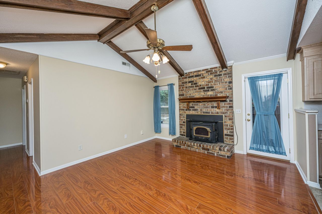 207 Foxborough Rd Road Photo 12