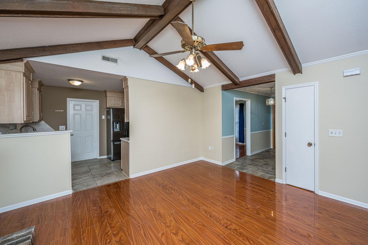 207 Foxborough Rd Road Photo 13