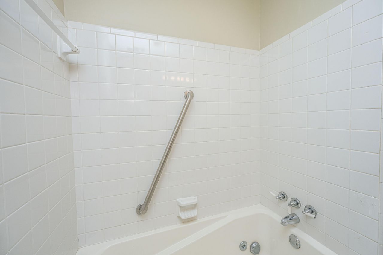 207 Foxborough Rd Road Photo 25