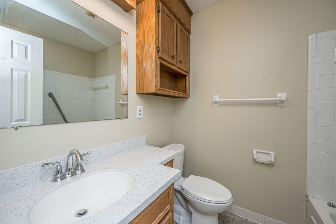 207 Foxborough Rd Road Photo 26