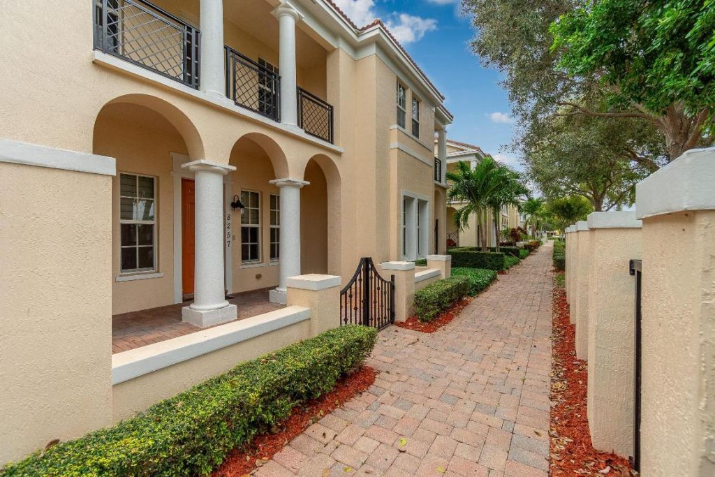 8257 NW 8th Way, Boca Raton, FL 33487 Photo