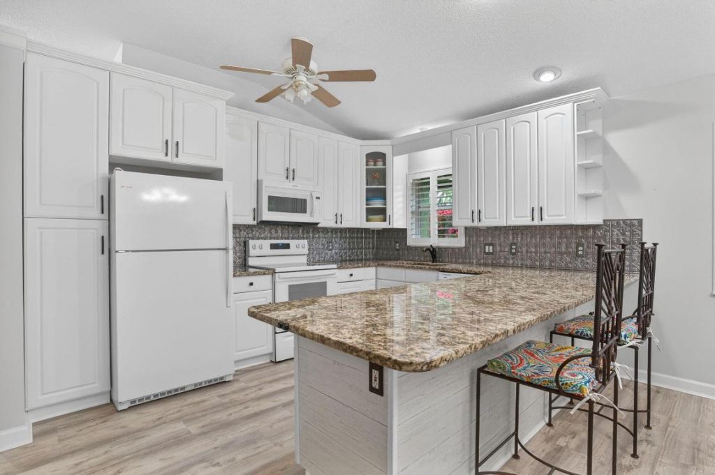 9275 SE Mercury Street, Hobe Sound, FL 33455 Photo