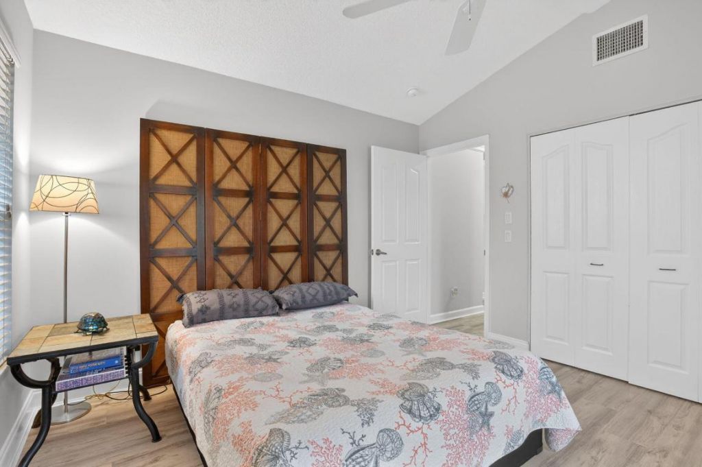 9275 SE Mercury Street, Hobe Sound, FL 33455 Photo