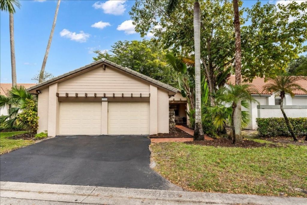 2164 Montpeliar, Weston, FL 33326 Photo