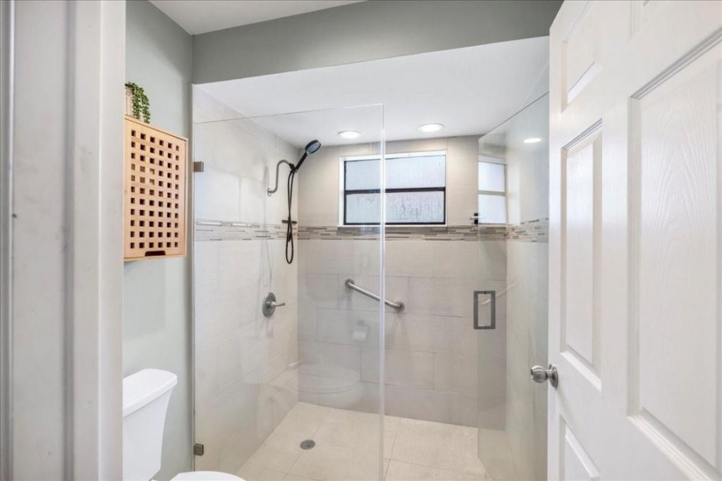 2164 Montpeliar, Weston, FL 33326 Photo