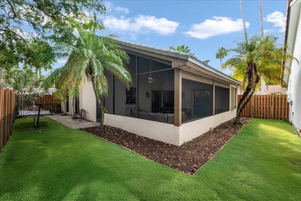 2164 Montpeliar, Weston, FL 33326 Photo