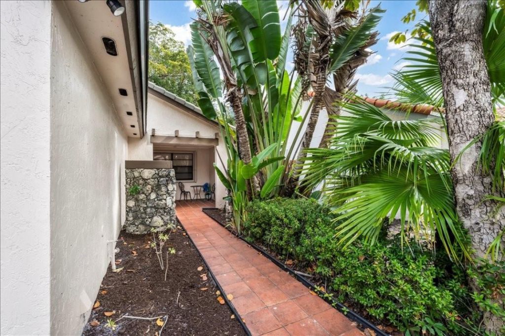 2164 Montpeliar, Weston, FL 33326 Photo