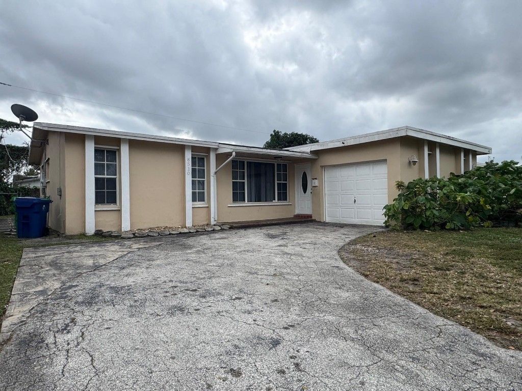 8510 Sunset Strip, Sunrise, FL 33322 Photo