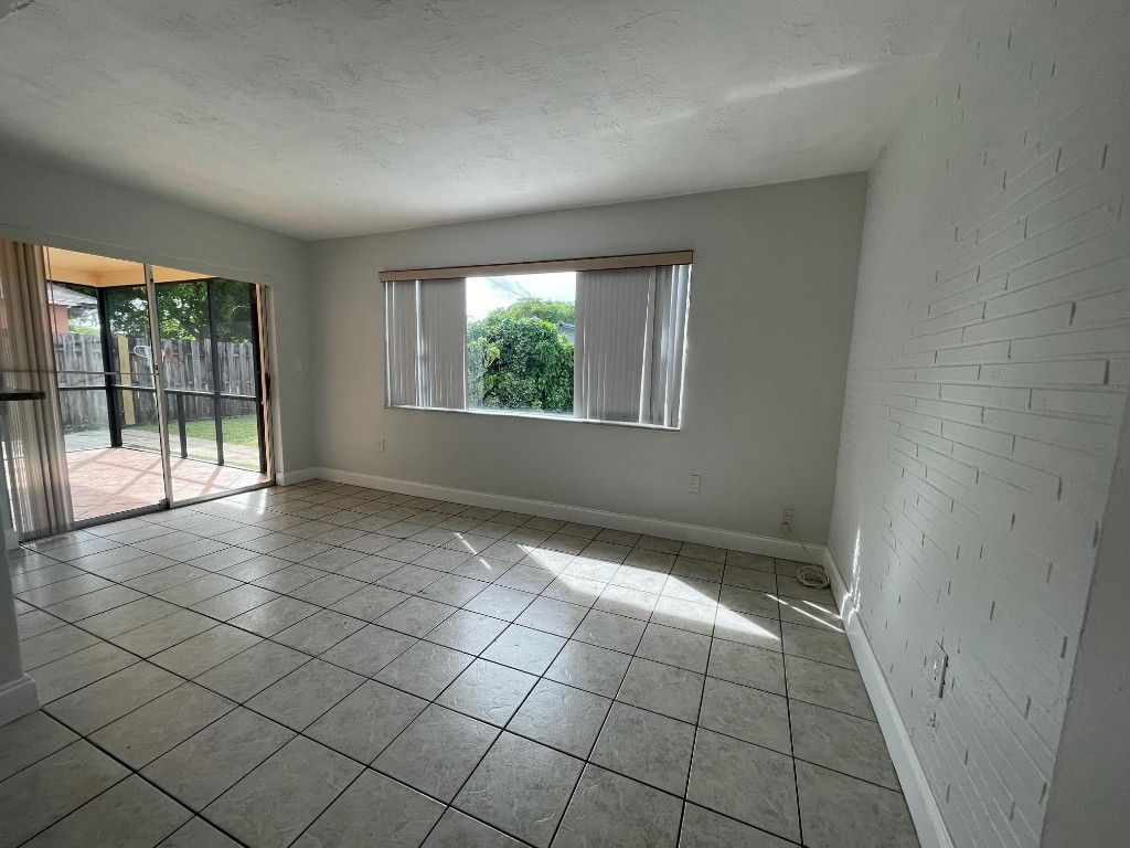 8510 Sunset Strip, Sunrise, FL 33322 Photo