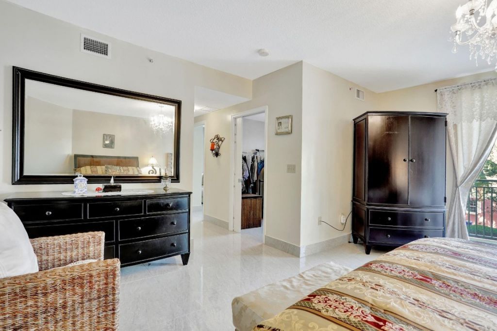 3210 NE 5th Street, Unit 202, Pompano Beach, FL 33062 Photo