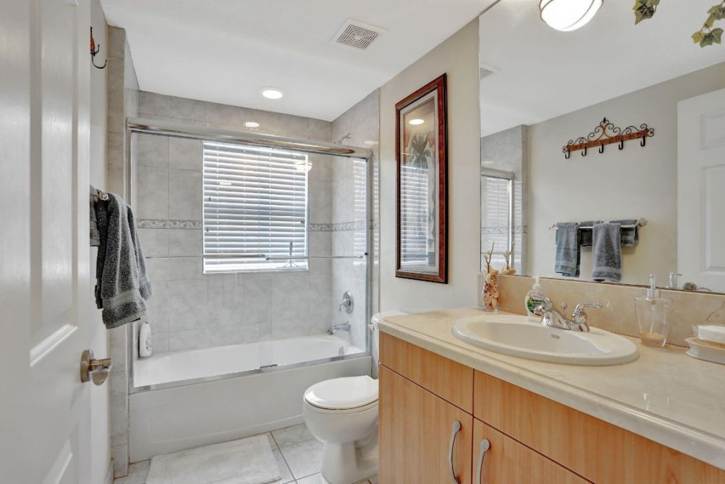 3210 NE 5th Street, Unit 202, Pompano Beach, FL 33062 Photo