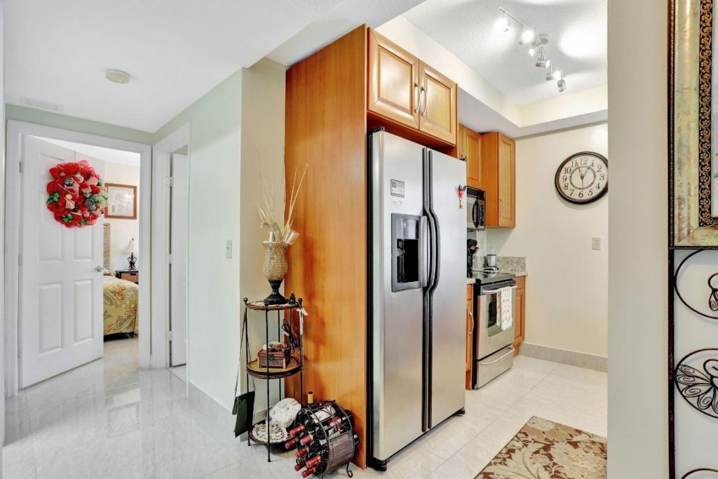 3210 NE 5th Street, Unit 202, Pompano Beach, FL 33062 Photo