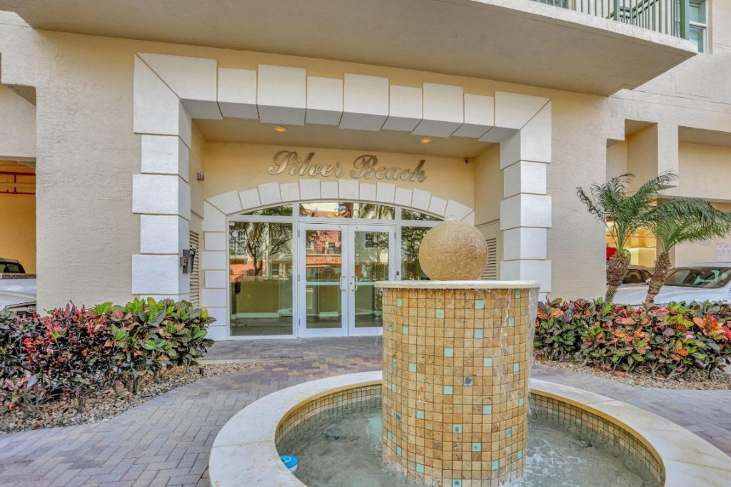 3210 NE 5th Street, Unit 202, Pompano Beach, FL 33062 Photo