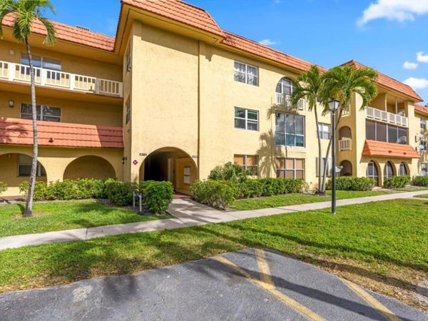 10762 La Placida Dr, Unit 7-106, Coral Springs, FL 33065