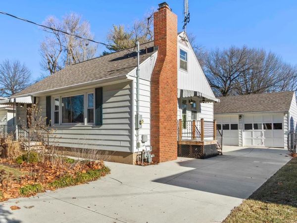 730 N SWORDS Avenue, West Peoria, IL 61604