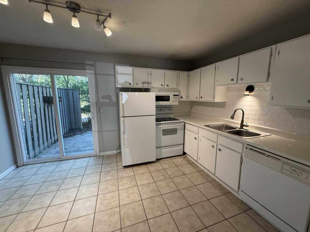 507 Stinson Drive Photo 4